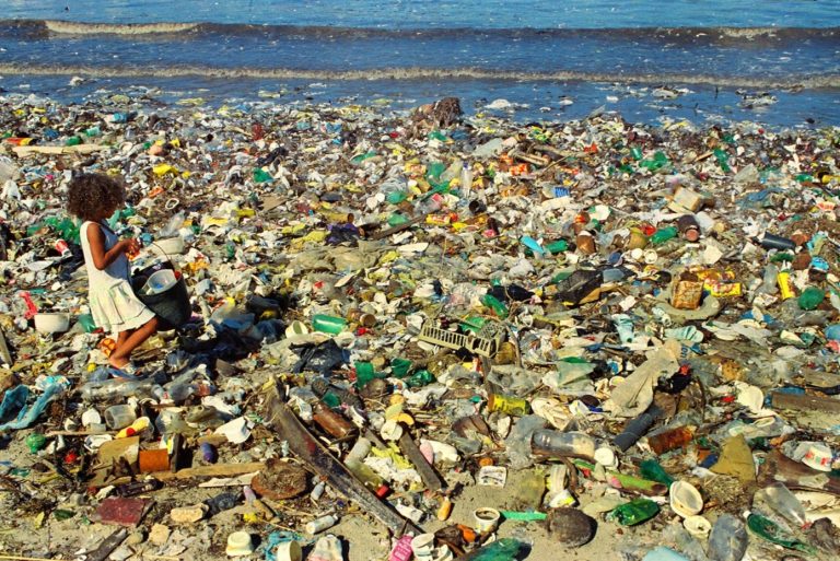 Oceanos-e-plásticos-4